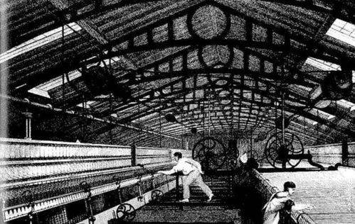 纺织机器和纺织工厂的出现给英国的纺织产业带来了怎样的效益